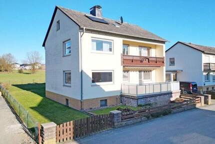 Gepflegtes Ein- bis Zweifamilienhaus in reizvoller Feldrandlage von Niedenstein-Metze - Niedenstein / Metze