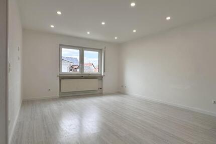 4 Zimmer Wohnung 100 m² mit Balkon Küche Stellplatz renoviert - SOFORT FREI - Moosburg an der Isar