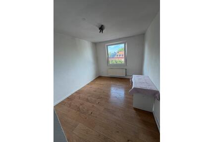 Zimmer in 2WG in Aachen neu renoviert ab sofort!