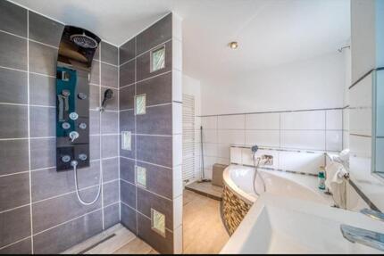 Zweifamilienhaus - 259.000,00&nbsp;EUR Kaufpreis, ca.&nbsp; 148,00&nbsp;m&sup2; in Strullendorf (PLZ: 96129)