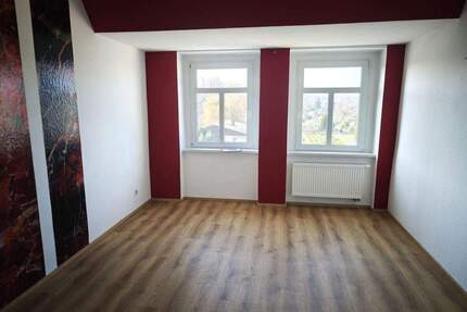 3 Raum-WHG im Dachgeschoss (2.Etage) - Regis-Breitingen