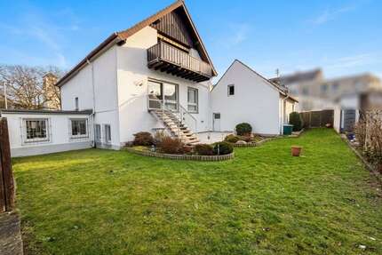 Haus zum Kaufen in Detmold Hiddesen 395.000,00 € 203.1 m² - Detmold / Hiddesen