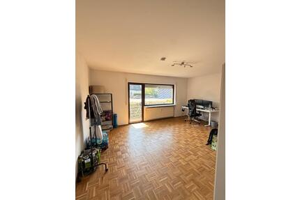 2. WG in Darmstadt (1min Fußweg zur Bahn) 24qm