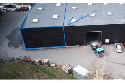 Teil einer modernen Gewerbehalle im Industriegebiet von Waldbröl