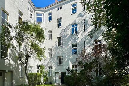 Modernisierte 3-Zimmer-Eigentumswohnung bezugsfrei kaufen in Berlin-Reinickendorf, 110 m², Balkon