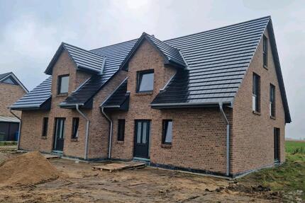 2 Doppelhäuser zu vermieten - 1.500,00&nbsp;EUR Kaltmiete, ca.&nbsp; 115,00&nbsp;m&sup2; in Heide (PLZ: 25746)