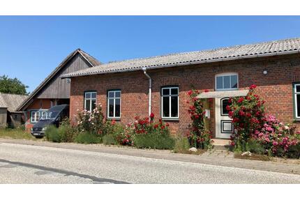 Freistehendes Einfamilienhaus, altes Bauernhaus + Baugrundstück - Rehna
