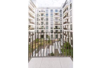 East Side Gallery: Elegante Wohnung mit Concierge & Balkon - Berlin Friedrichshain