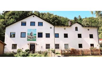 Mehrfamilienhaus mit großem Garten - von Privat - Kinding