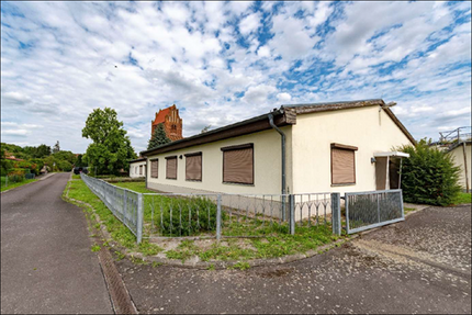 Haus zum Kaufen in Altmärkische Wische OT Falkenberg 230.000,00 € 350 m²