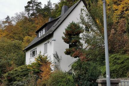 Bad BerneckLkrs. Bayreuth Wohnhaus in schöner Hanglage am Waldr - Bad Berneck im Fichtelgebirge