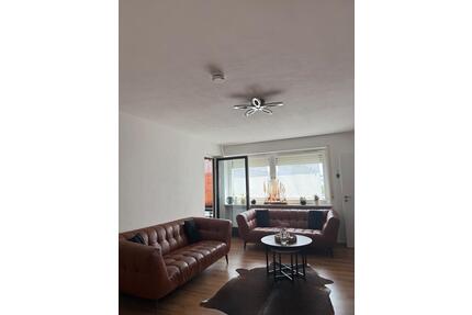 Renovierte 2 Zimmer Wohnung mit Balkon in Aichach-Oberbernbach