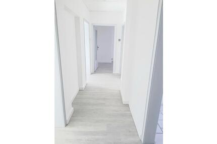 Helle Etagenwohnung nahe Sterkrader Bahnhof und Stadtmitte, zentrale Lage - Oberhausen Alsfeld
