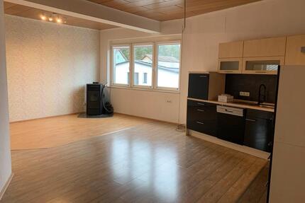 Großzügige 7 Zimmer Maisonette-Wohnung - Kronau