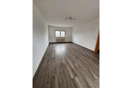 Attraktive 3-Zimmer-Wohnung mit Panoramablick und großem Balkon - Mosbach