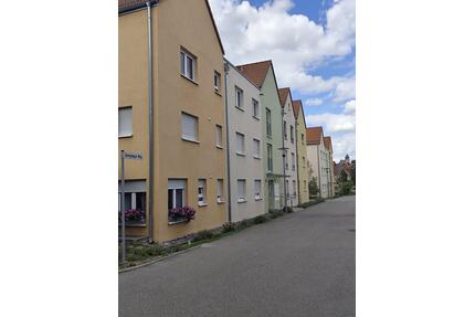 Ruhig wohnen, zentral leben – großzügige 3-Zimmer-Wohnung mit Dac - Bönnigheim
