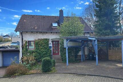 EINFAMILIENHAUS MIT EINLIEGERWOHNUNG IN RUHIGER UND BELIEBTER SACKGASSENLAGE VON HÜCKESWAGEN