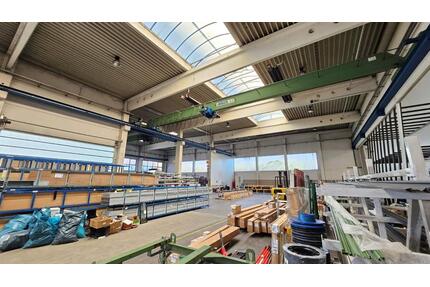 Industriehalle mit Lastenkran und attraktiven Büroeinheiten in Aalen-WEST zu vermieten