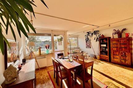 Licht, Raum & Lage: Stilvolle Maisonette-Eigentumswohnung am Palastgarten, 4ZKB, ca. 123 qm, Balkon, Tiefgaragenplatz in Trier