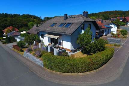 Haus zum Kaufen in Leun 438.000,00 € 196 m²