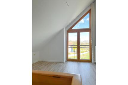 2025 Neu renovierte Maisonettewohnung mit Tageslichtbad und EBK - Wernberg-Köblitz