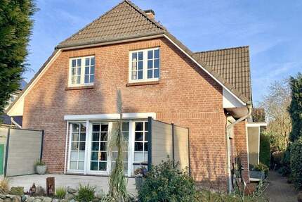 In ruhiger, zweiter Reihe - Junges Einfamilienhaus mit durchdachtem Grundriss auf schönem Grundstück - Wedel