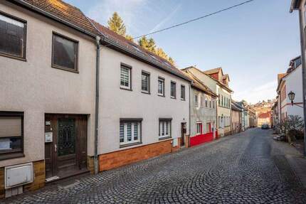 Charmantes Reihenmittelhaus mit Weitblick und Garage in Stadtroda