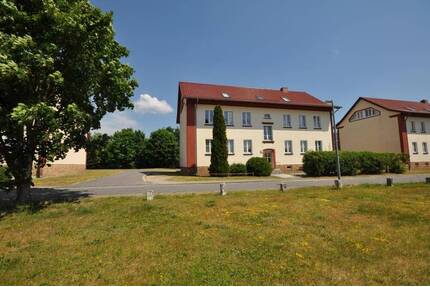 Kleine 3-Zi.-Whg. mit (auf Wunsch) Garage in Weißkeißel