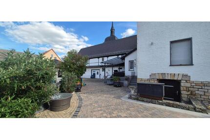 Mehrgenerationshaus - 298.000,00&nbsp;EUR Kaufpreis, ca.&nbsp; 300,00&nbsp;m&sup2; in Bad Lauchstädt (PLZ: 06246)