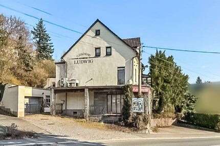Haus zum Kaufen in Glauchau 140.000,00 € 153 m²