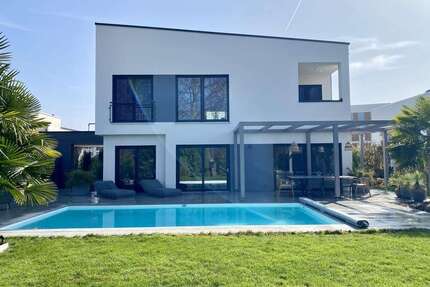 Haus zum Kaufen in Rastatt 1.280.000,00 € 250 m²