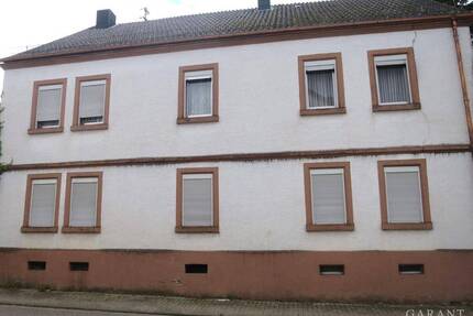 Bauernhaus mit Scheune, Nebengebäuden und großem Grundstück - Höheinöd