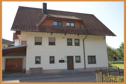 Investieren & Wohnen: Großzügiges Mehrfamilienhaus in guter Wohnlage von Steinach zu verkaufen !