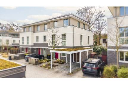 Lebensqualität pur: Stilvolles Reihenendhaus mit Garten, Dachterrasse & Sauna auf 162 m² Wohnfläche - Berlin Zehlendorf