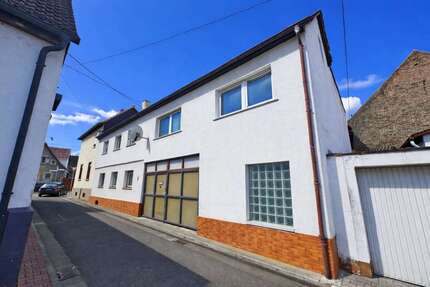 Haus zum Kaufen in Eich 199.000,00 € 145 m²