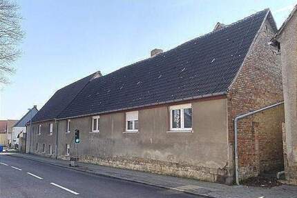 Mehrfamilienhaus mit Garten und Nebengebäude in Langeneichstädt - Mücheln (Geiseltal)