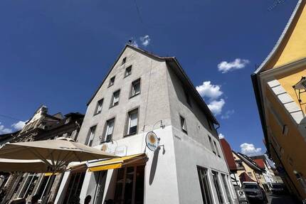 Wohn- & Geschäftshaus in bester Fußgängerzonenlage - vermietetes Gewerbe + 2 leerstehende Wohnungen - Forchheim