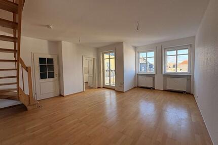 Mit Aufzug: helle 2-Raum-Maisonettewohnung mit Balkon in zentraler Lage! - Chemnitz Hilbersdorf