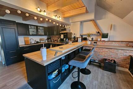 Großzügige Maisonnette-Wohnung über 3 Etagen mit eigenem Garten - Sandesneben