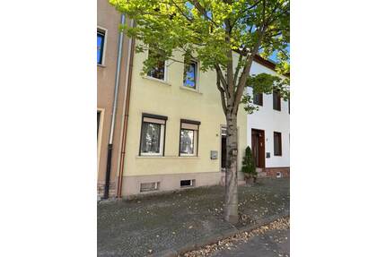 Saniertes Einfam. Reihenhaus in Bernburg (ruhige Lage)