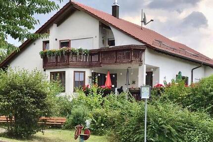 Lichtdurchflutete 3 Zimmer Wohnung mit großem Balkon & Garten - Ulm Eggingen