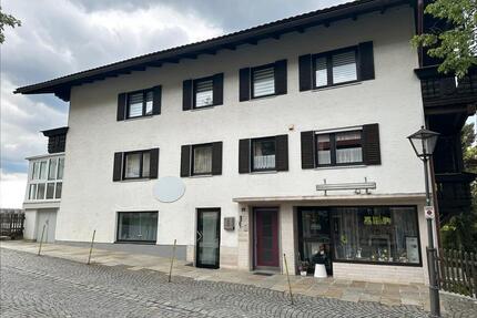 Wohn- und Geschäftshaus mit großem Platzangebot - Bodenmais