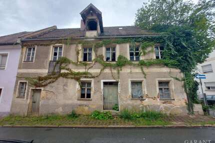 Haus zum Kaufen in Sulzbach-Rosenberg 85.000,00 € 200 m²