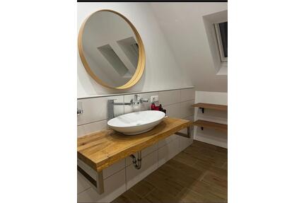 3-Zimmer-Wohnung (76 m²) – Teilmöbliert – Westercelle