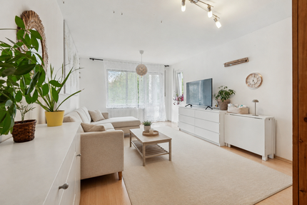 Wohnung zum Kaufen in Höhenkirchen-Siegertsbrunn 270.000,00 € 45 m²