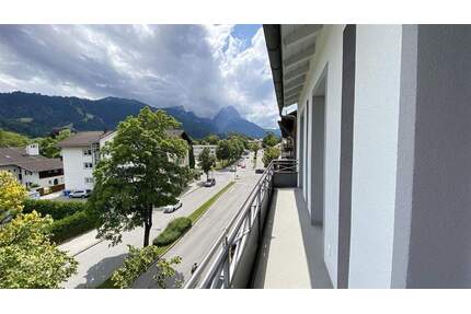 2-Zimmer-Wohnung 74 m², EBK, 3. OG. Süd-Balkon, Keller, Komplett-Renovierung 2024 - Garmisch-Partenkirchen
