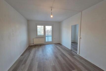 Ab 15.06. - eure neue 2-Zimmer-Wohnung mit Balkon in BRB zu vermieten! - Brandenburg an der Havel Görden