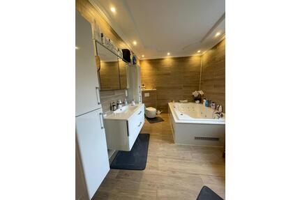 Großes Familiendomizil mit 2 Einheiten in Loxstedt-Stotel