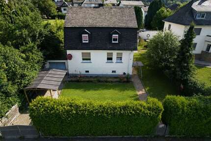 Haus zum Kaufen in Ehringshausen 372.750,00 € 208.79 m²
