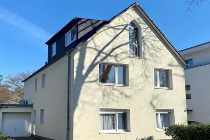 KÖLN-RODEMKIRCHEN; LICHTDURCHFLUTETE WOHNUNG IM AUENVIERTEL